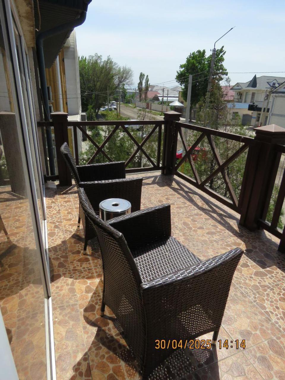 Pride Hotel Taraz Buitenkant foto